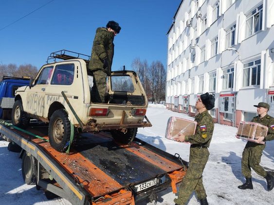 Сотрудники военного учебного центра  отправили очередной полезный груз на СВО